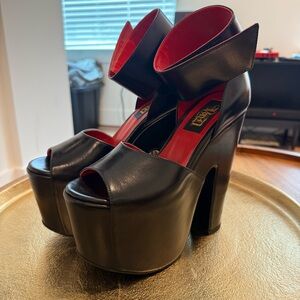 Kat Von D/ VonD shoes Destroyer mega platforms in black vegan leather NEW 7.5